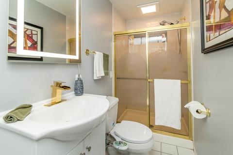 2007 E Tano Ln, Mount Prospect, IL 60056 photo 12