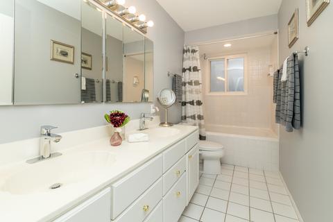 2007 E Tano Ln, Mount Prospect, IL 60056 photo 9