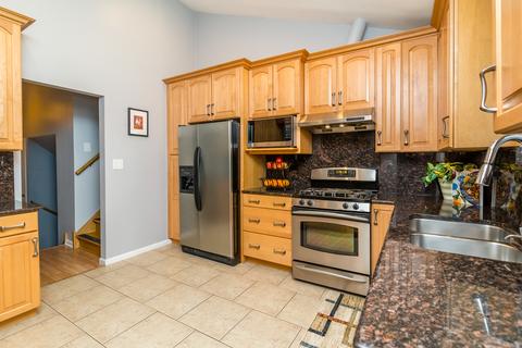 2007 E Tano Ln, Mount Prospect, IL 60056 photo 8