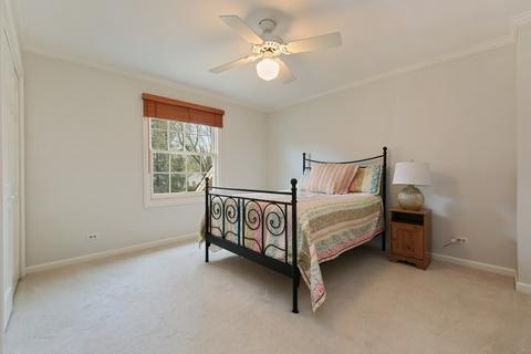 1424 Wendover Ln, Wheaton, IL 60187 photo 21