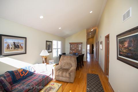 5842 W Maple Ave, Berkeley, IL 60163 photo 4