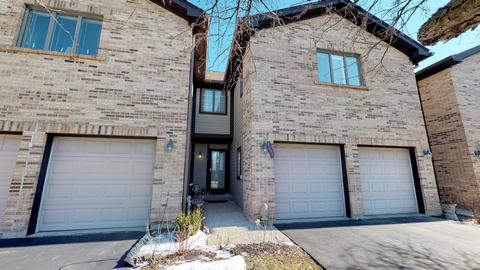 1695 Pebble Beach Dr, Hoffman Estates, IL 60169 photo 2