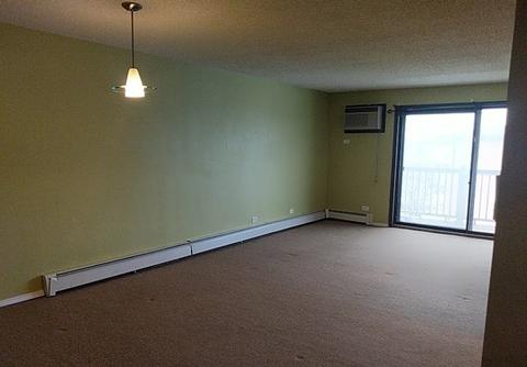 161 Gregory St #16, Aurora, IL 60504 photo 2