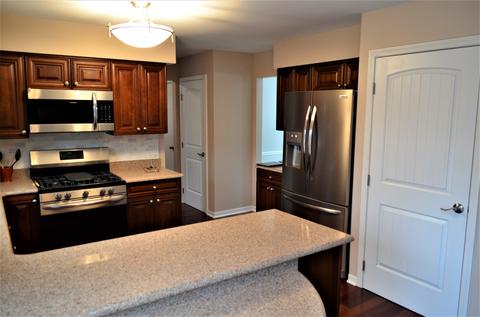 1919 Buckingham Dr, Wheaton, IL 60189 photo 6