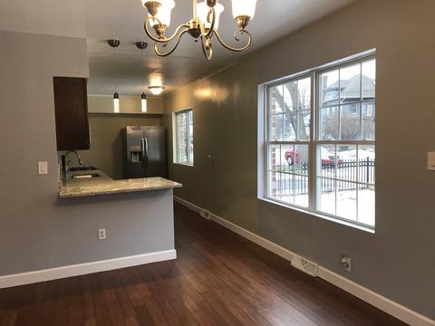 417 Center Ave, Aurora, IL 60505 photo 13