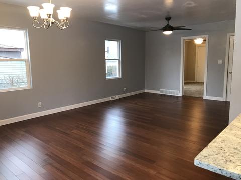 417 Center Ave, Aurora, IL 60505 photo 8