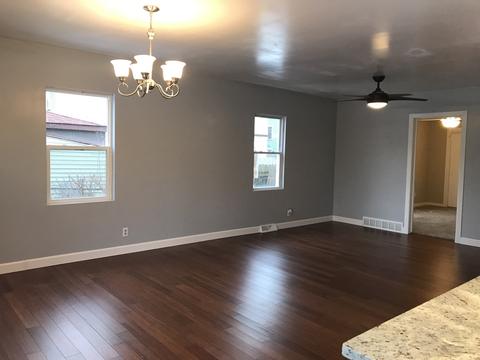 417 Center Ave, Aurora, IL 60505 photo 5