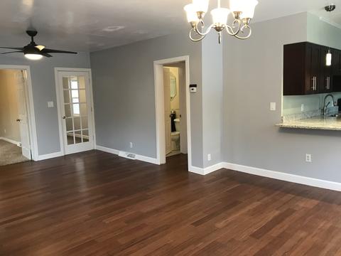 417 Center Ave, Aurora, IL 60505 photo 9