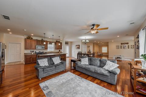 1041 Golf Ln, Wheaton, IL 60189 photo 3