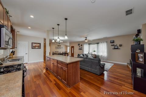 1041 Golf Ln, Wheaton, IL 60189 photo 5
