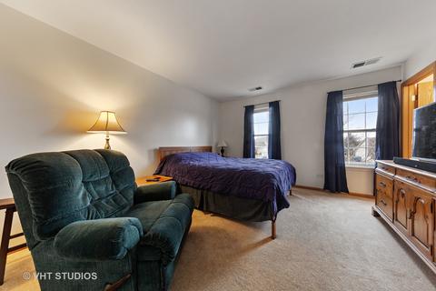 2469 Smithfield Ct, Aurora, IL 60503 photo 11