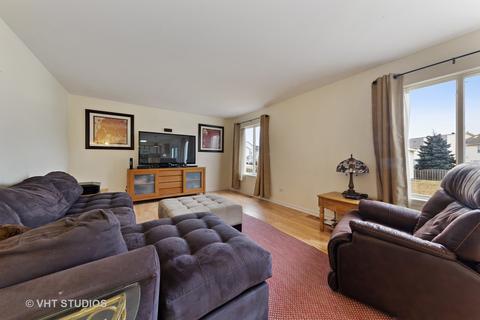 2469 Smithfield Ct, Aurora, IL 60503 photo 10