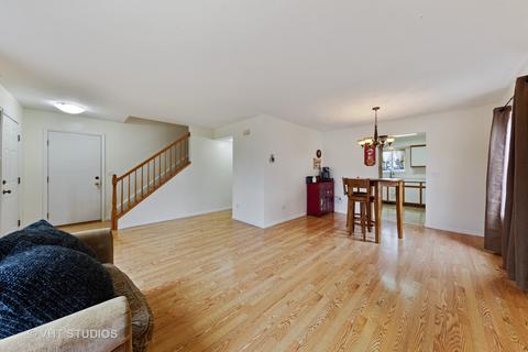 2469 Smithfield Ct, Aurora, IL 60503 photo 4