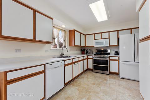 2469 Smithfield Ct, Aurora, IL 60503 photo 5