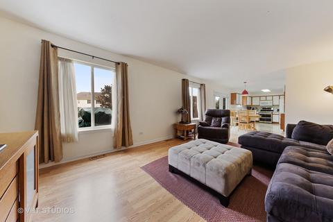 2469 Smithfield Ct, Aurora, IL 60503 photo 9