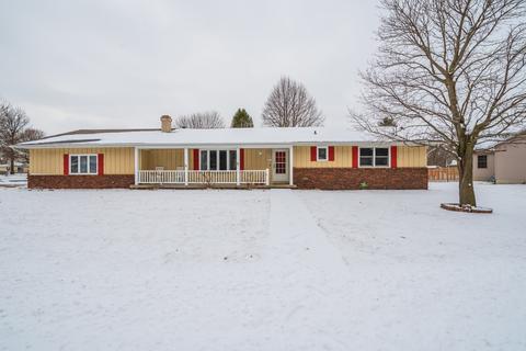 413 S School St, Minier, IL 61759 photo 1