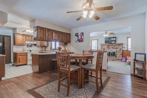 413 S School St, Minier, IL 61759 photo 2