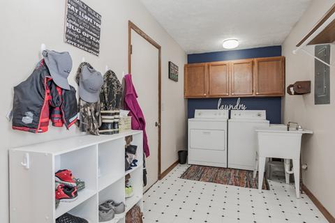 413 S School St, Minier, IL 61759 photo 11