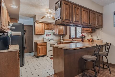 413 S School St, Minier, IL 61759 photo 4