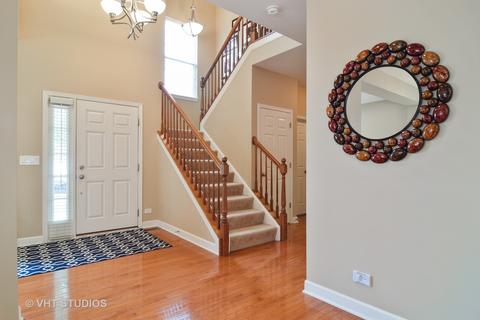 2261 Edgartown Ln, Hoffman Estates, IL 60192 photo 3
