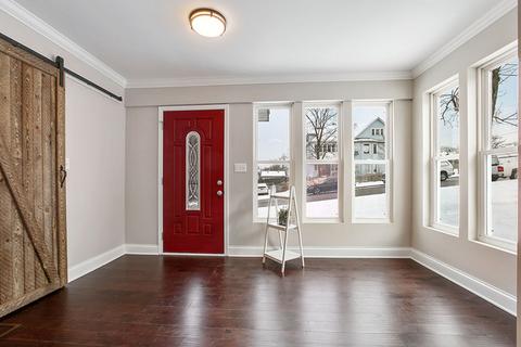 115 E 17th St, Lockport, IL 60441 photo 2