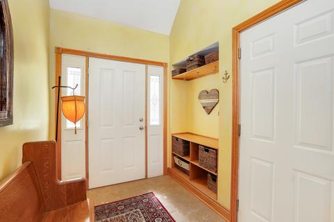 440 Harbor Ter, Bartlett, IL 60103 photo 2