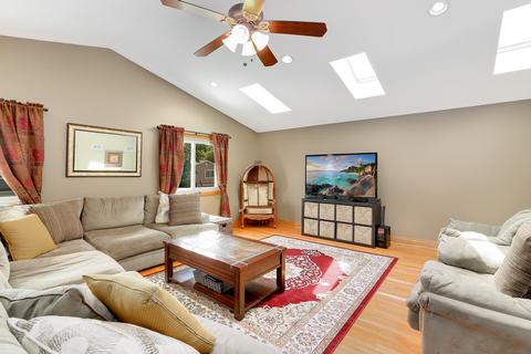 440 Harbor Ter, Bartlett, IL 60103 photo 3