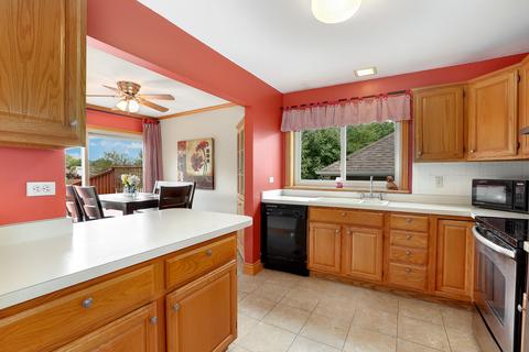 440 Harbor Ter, Bartlett, IL 60103 photo 8
