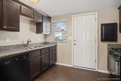 1004 High St, Aurora, IL 60505 photo 3