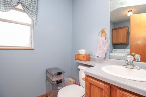 302 S Lincoln St, Downs, IL 61736 photo 13