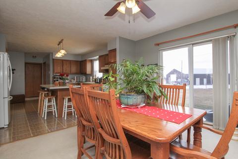 302 S Lincoln St, Downs, IL 61736 photo 9