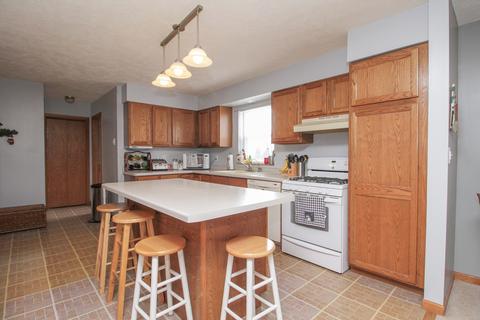 302 S Lincoln St, Downs, IL 61736 photo 12