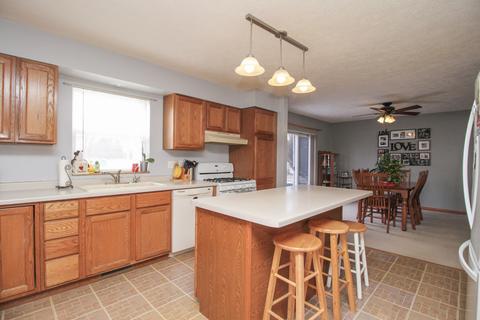 302 S Lincoln St, Downs, IL 61736 photo 11