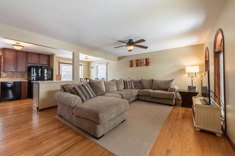 1501 Elm St, Wheaton, IL 60189 photo 4