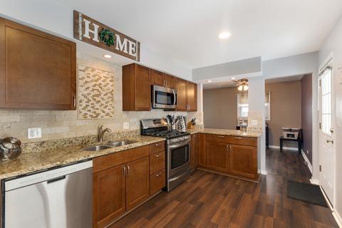 1020 Apple Valley Dr, Bartlett, IL 60103 photo 8