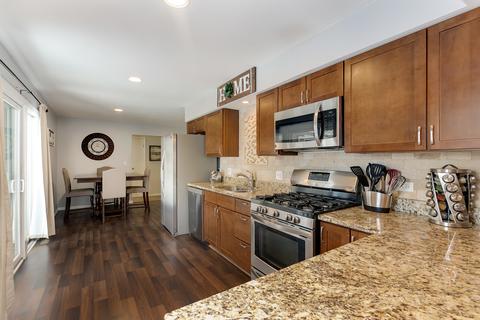 1020 Apple Valley Dr, Bartlett, IL 60103 photo 7