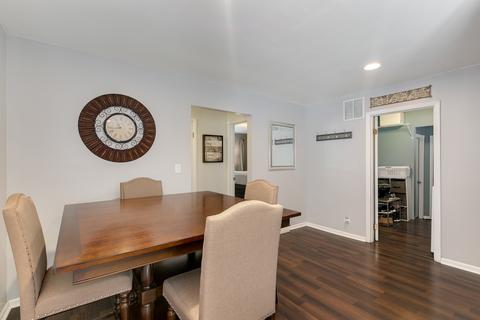 1020 Apple Valley Dr, Bartlett, IL 60103 photo 9