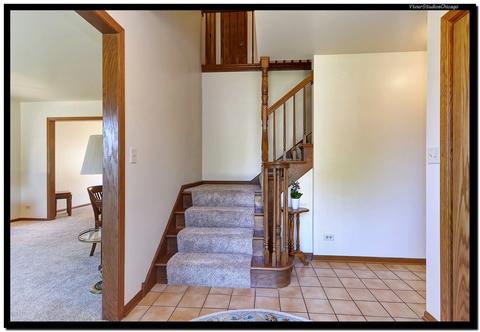 60 Deeke Ct, Roselle, IL 60172 photo 3