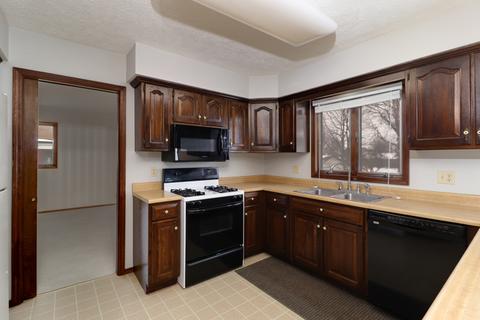 1201 Nicki Dr, Bloomington, IL 61704 photo 9