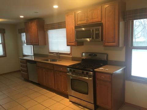 214 Preston Ave, Elgin, IL 60120 photo 2