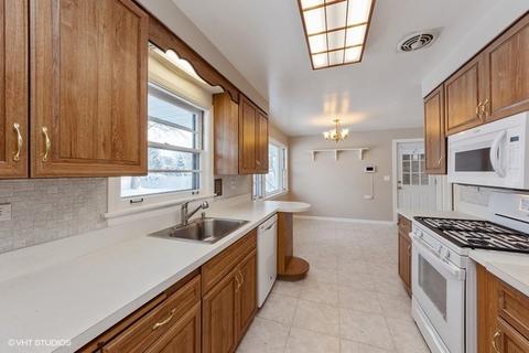 304 E Golf Rd, Mount Prospect, IL 60056 photo 4