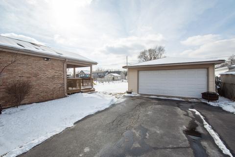 6936 Garden Ln, Bridgeview, IL 60455 photo 2