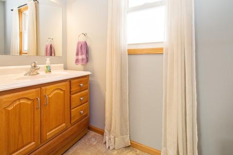 6936 Garden Ln, Bridgeview, IL 60455 photo 9