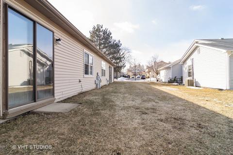 265 Juniper Cir, Streamwood, IL 60107 photo 10