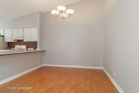 265 Juniper Cir, Streamwood, IL 60107 photo 4