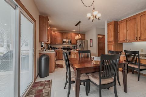 1005 Sterling Glen Cc Ct, Normal, IL 61761 photo 2