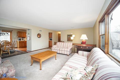 650 N Summit St, Wheaton, IL 60187 photo 5