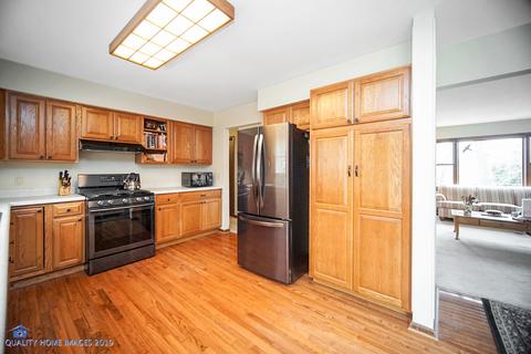 650 N Summit St, Wheaton, IL 60187 photo 3
