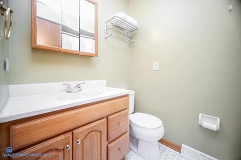 650 N Summit St, Wheaton, IL 60187 photo 8