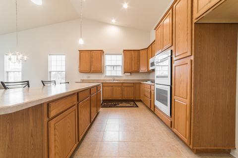 108 Abbott Ct, Bartlett, IL 60103 photo 10